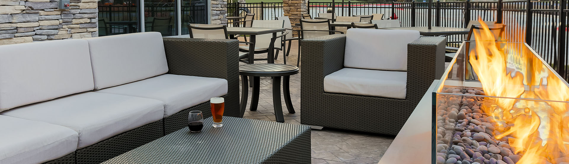 Hotel patio loung furniture with firepit